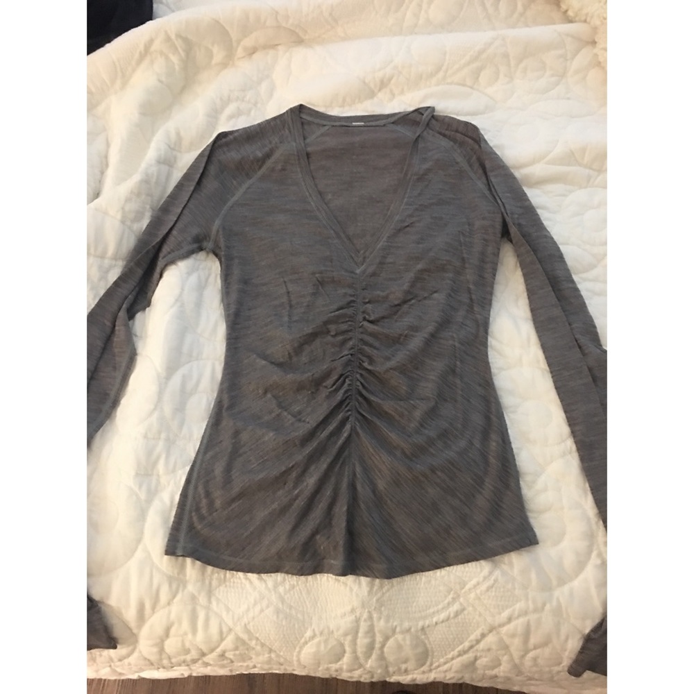 Lululemon top